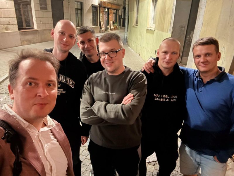 «Нами торгуют, как скотом». Бывшие политзаключённые — о помиловании в результате переговоров
